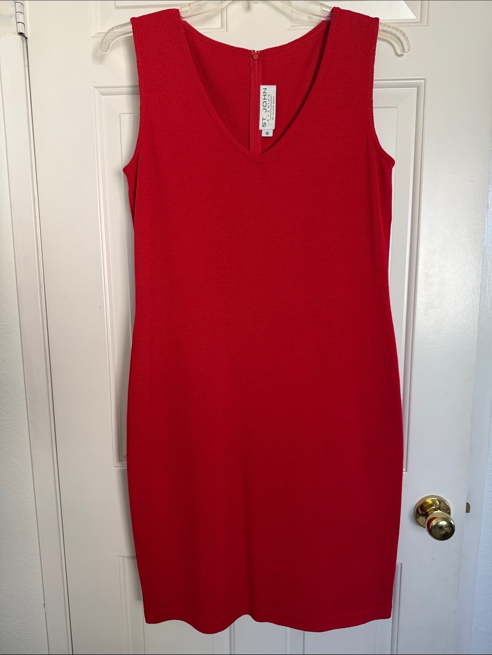 ST JOHN Red sleeveless knit dress